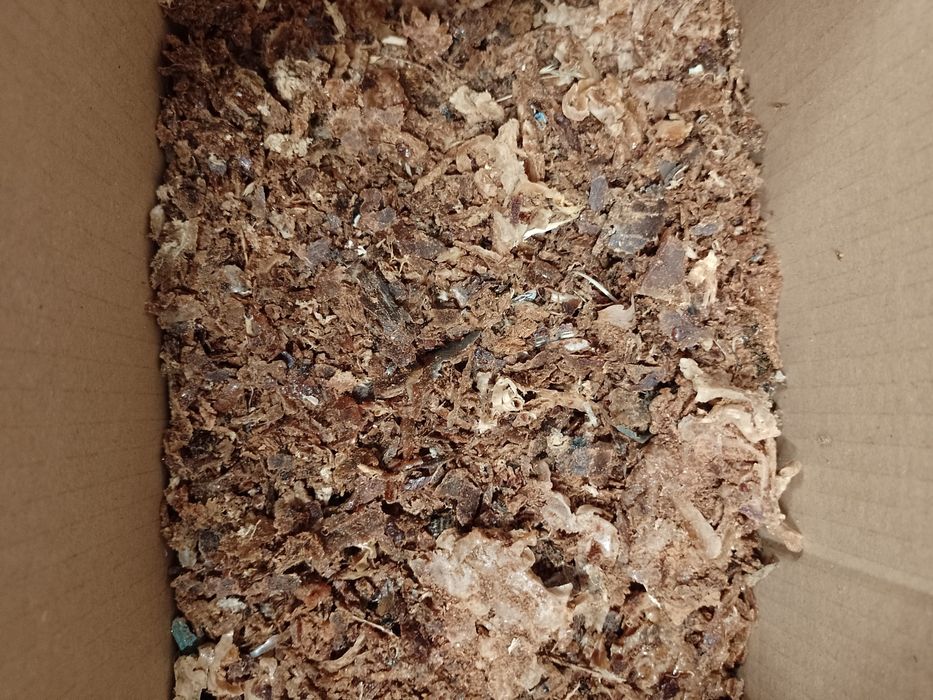 Vând propolis și polen crud