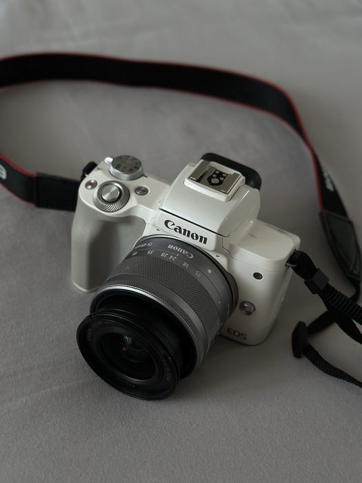 Фотоаппарат Canon M50
