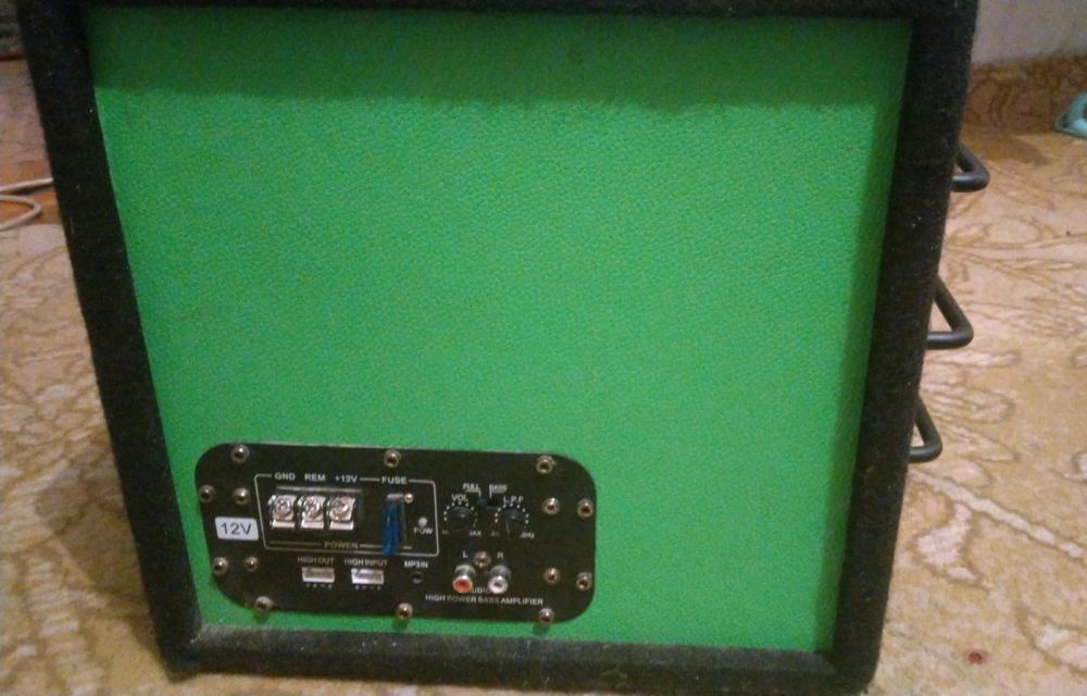 Продам сабуфер состояние $