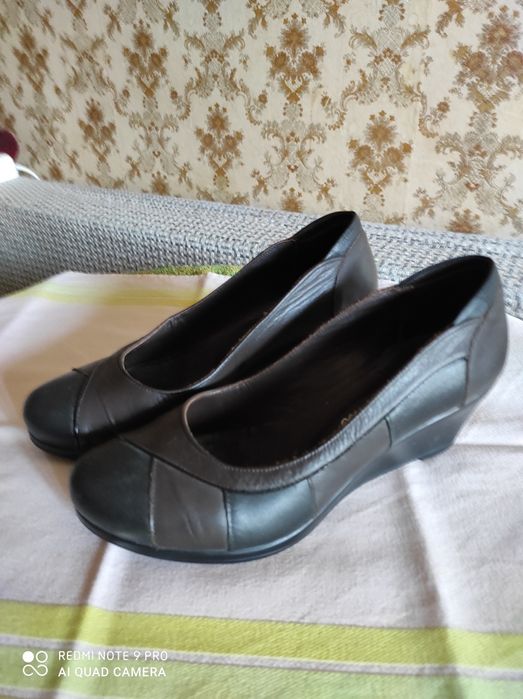 Продам женскую обувь