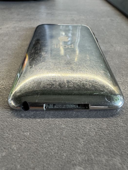 iPod Touch Generația 2 - 8GB