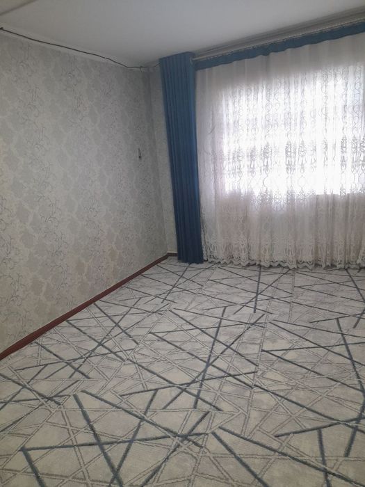 Продам 1 комнатную квартиру в спутнике 9 на 1 этаже с огородом
