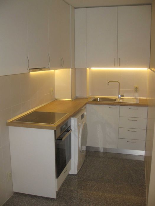 Дава се под наем Двустаен апартамент в София, Център - 69 кв.м за 548.25 € - Снимка #17