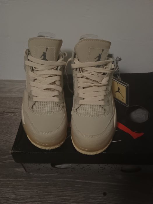 Jordan 4 noi in cutie