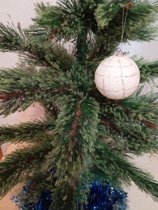 Ёлка искусственная пушистая