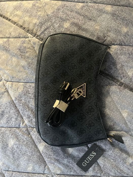 Продавам чанта Guess