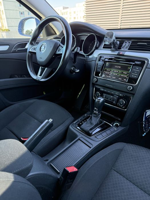 SKODA Superb 2013 — imagine 4