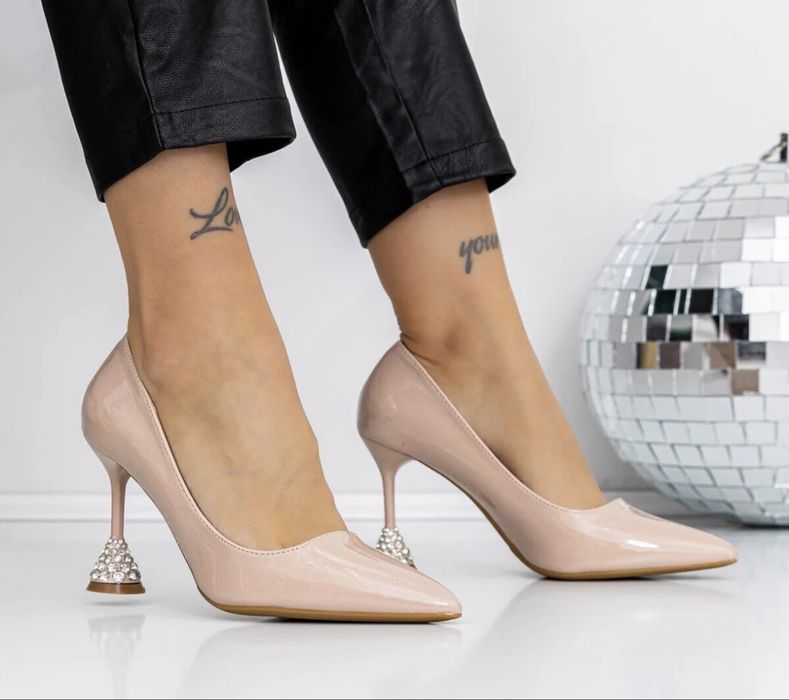 Къси нюд стилето токчета