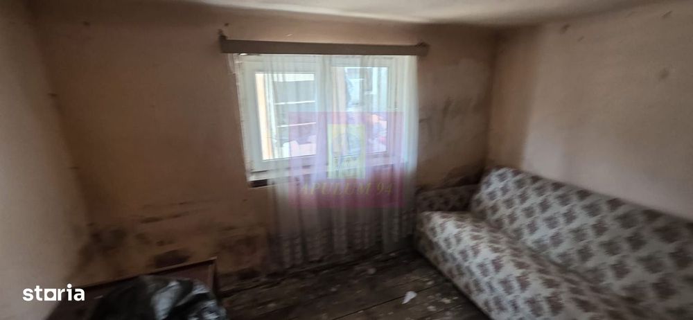 Casa batraneasca cu teren de vanzare in Busteni