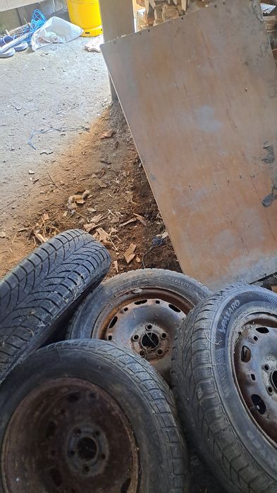 4jante cu tot cu cauciucuri de pe polo