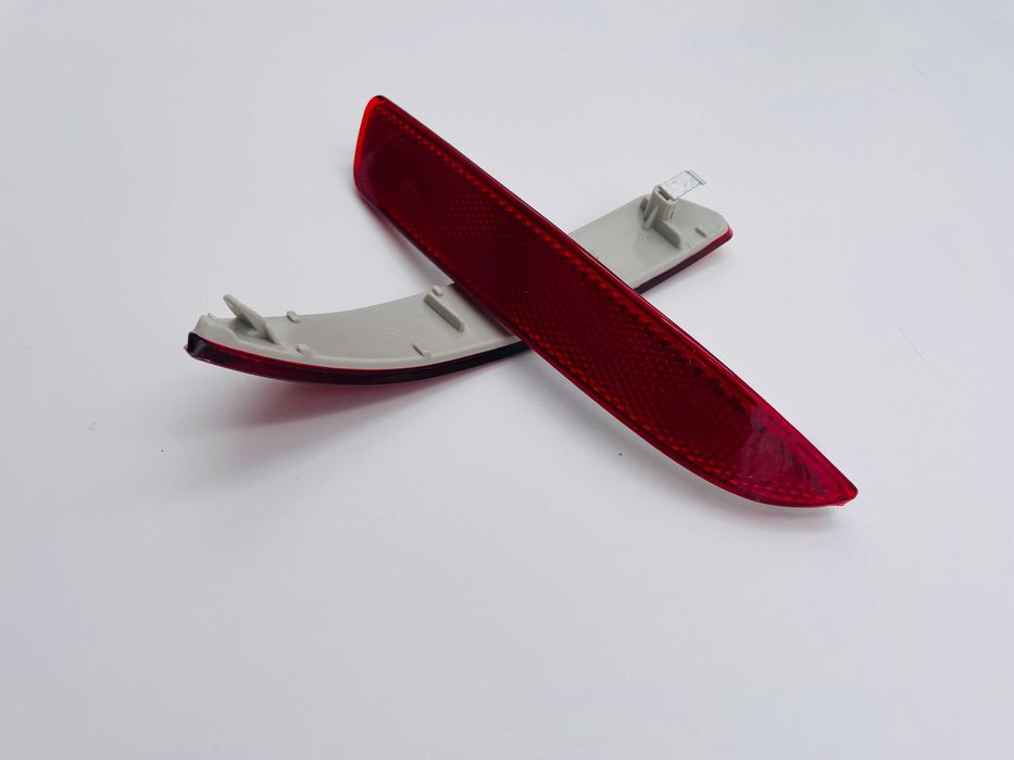 Element reflectorizant catadioptru bara spate compatibil BMW X5 E70 M