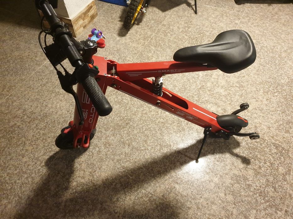 Vand bicicleta electrica extrem de pliabila. Este unicat!aa