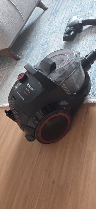 Продам пылесос BOSCH