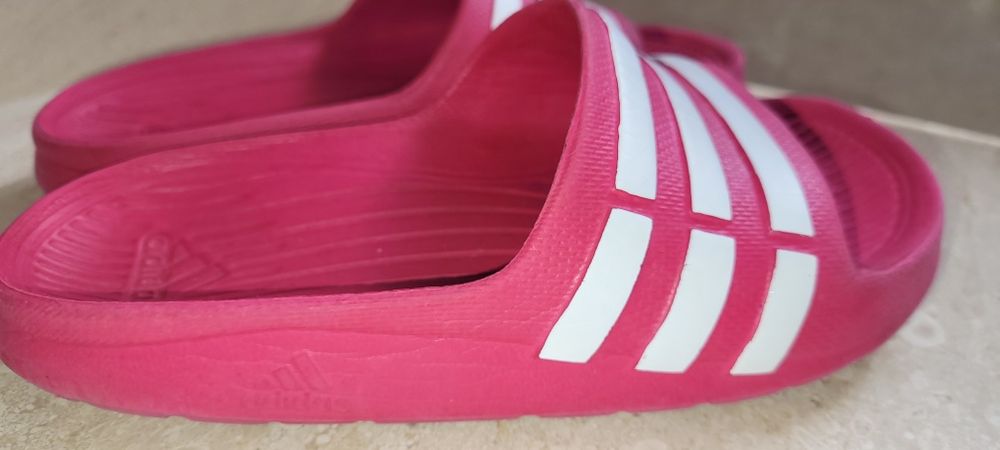 Papuci Adidas, pt fetițe, roz, mr.10, transport gratuit azi