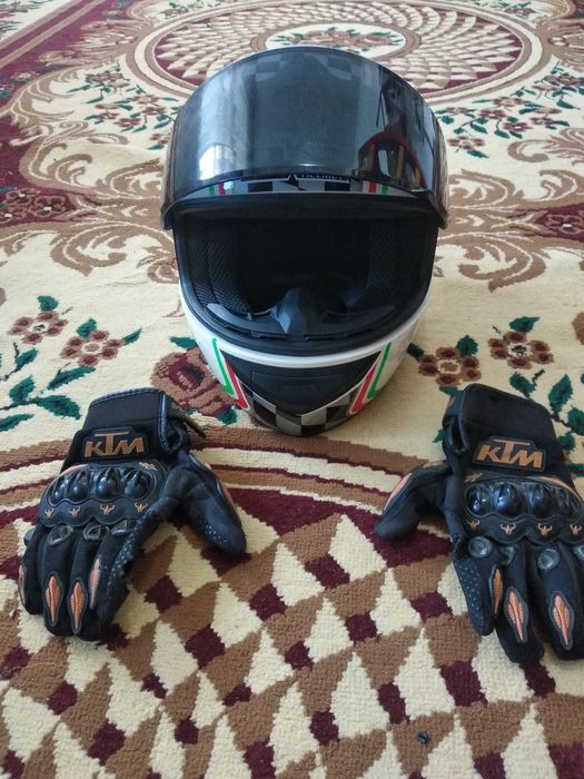 Продам новый шлем отличный состояние