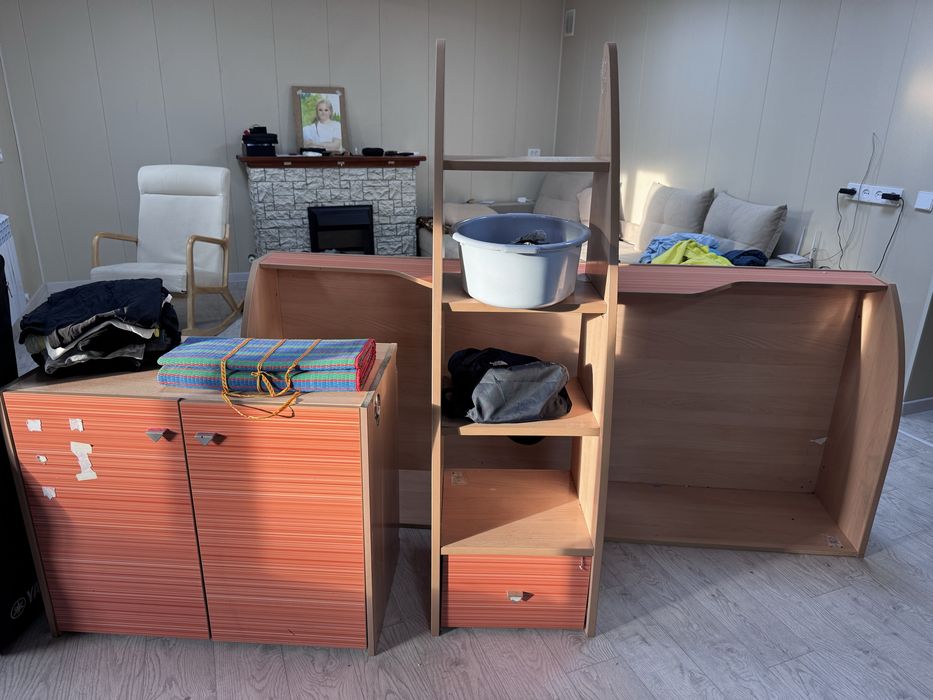 Кровать продам с тумбой