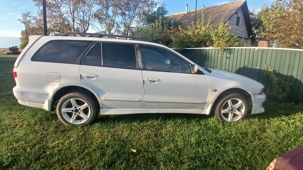 Продам машину митсубиси легнум