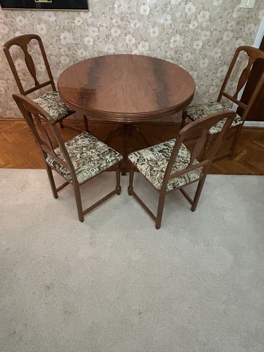 Set masa lemn masiv, extensibila + 4 scaune tapitate