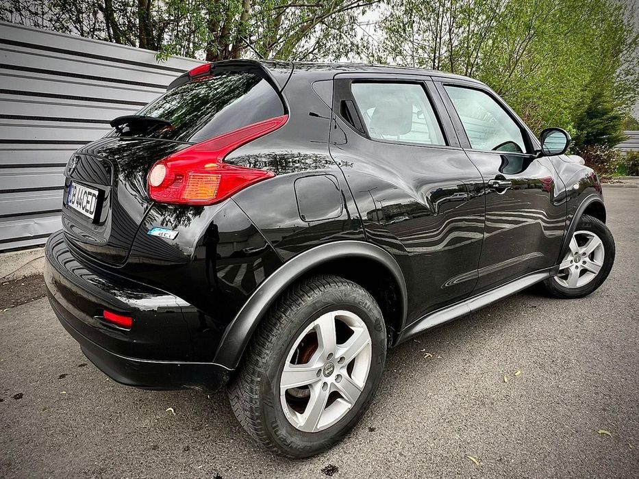 Mașina Nissan Juke