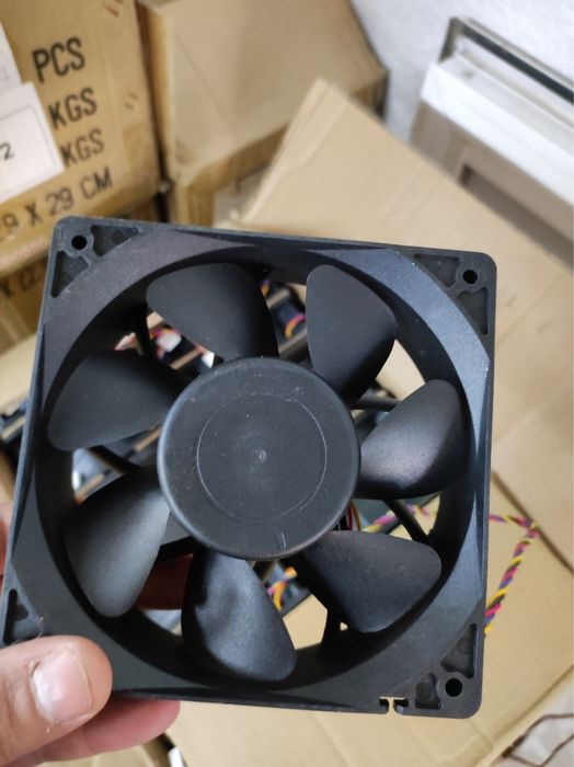Delta Electronics EFR1212GHE sanoat ventilyatori 5 amper
