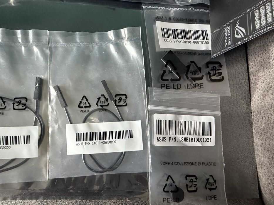 Accesorii ROG CrossHair X670E GENE ROG GEN-Z.2 Voltician Stickere