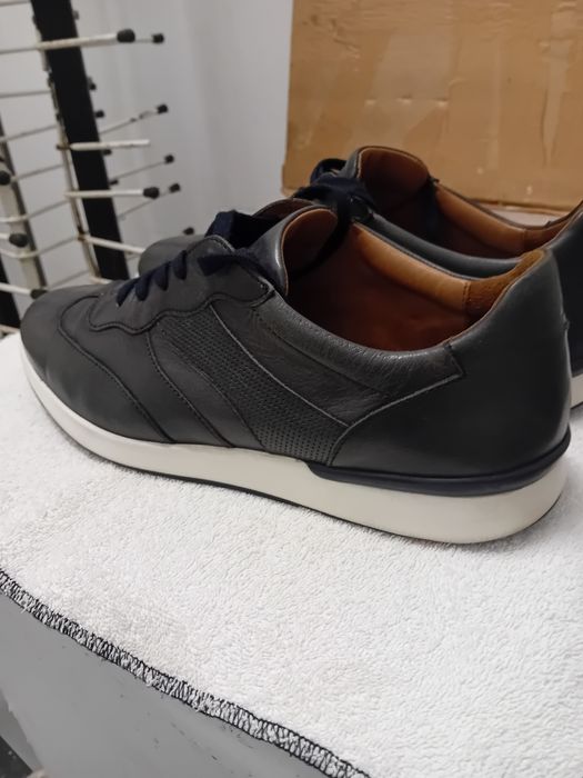 Vând LLOYD, pantofi sport cu șiret, culoare gri șobolan închis, măs 46