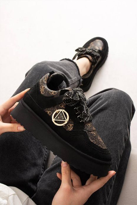 Ugg-uri diferite modele