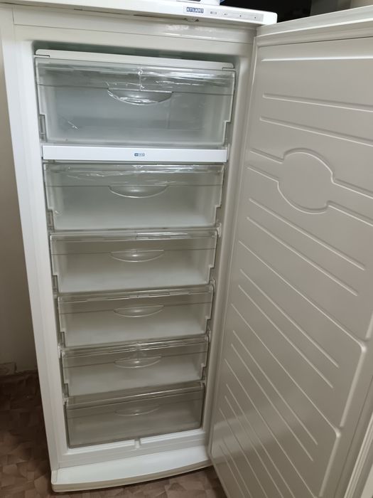 Морозильник вертикальный