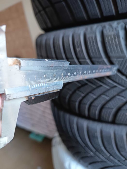 Зимни гуми 235/55/18 ДОТ 23