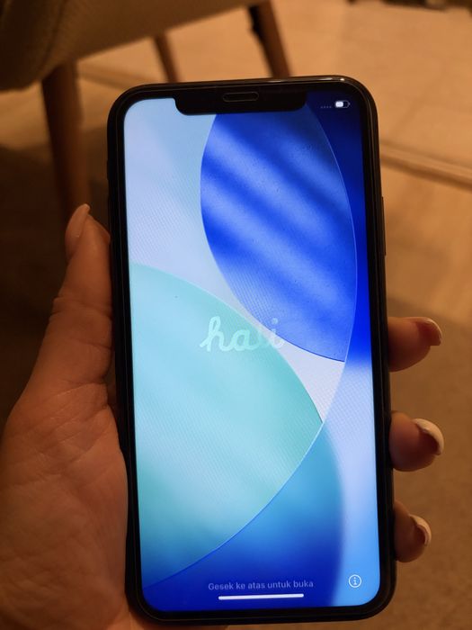 Iphone 11 много запазен