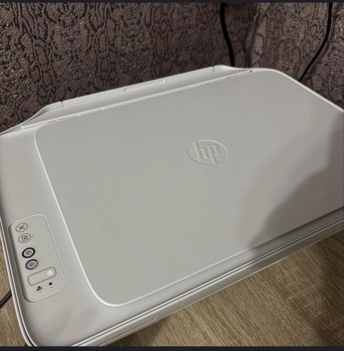 HP DeskJet 2320.