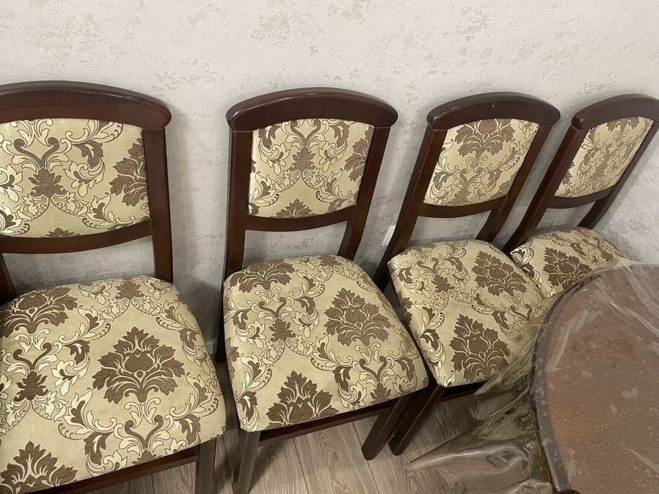 стол, стулья