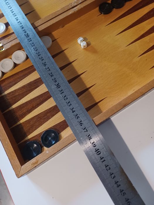 Българска дървена лак табла и шах за игра