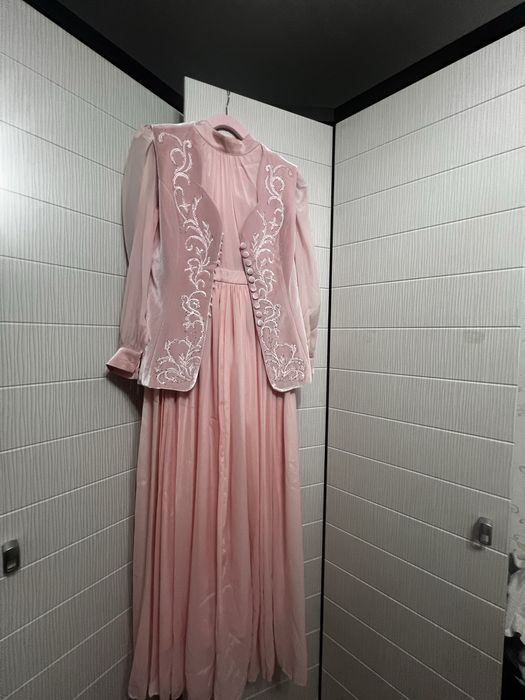 Продам женское платье