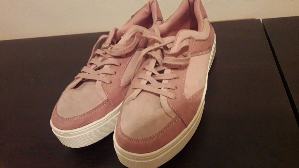 Маркови дамски кецове. Чисто нови номер 41.. Спортни дамски