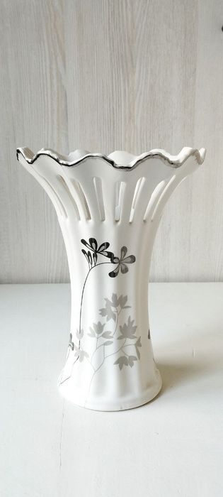 Вазы белые для цветов Alpen Berg