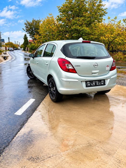 Opel corsa D 1.2 benzina automata easytronic