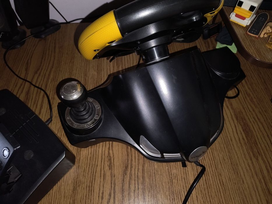 Vând volan gaming Myria MG7400