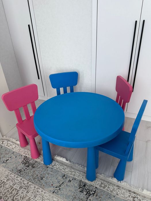 Стол со стульчиками Ikea