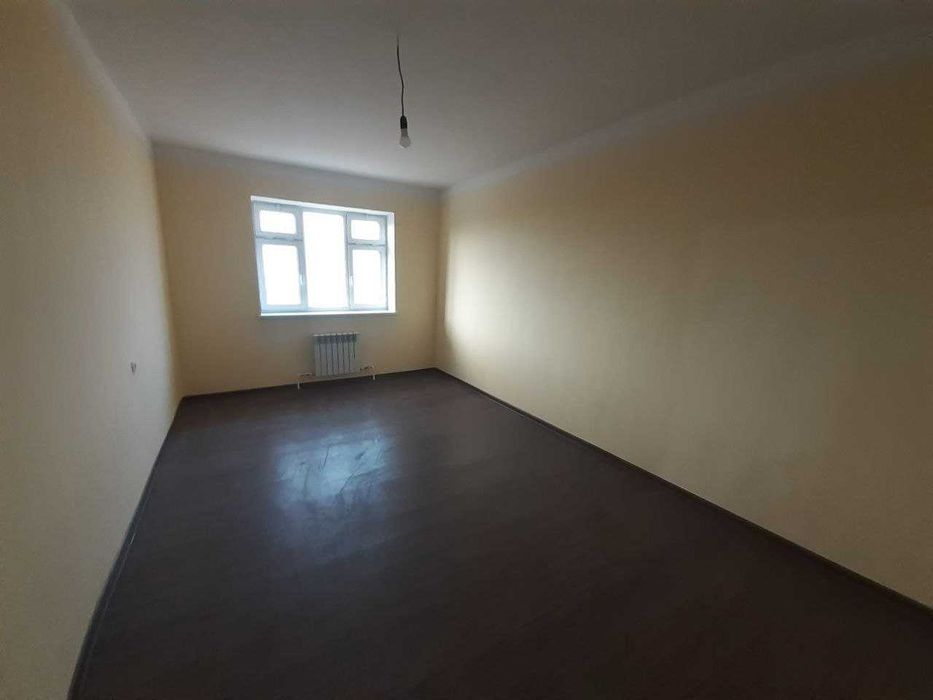 Jizzax Olmazor sityda 2 xonali kvartira sotiladi  7qavatli gishtli dom