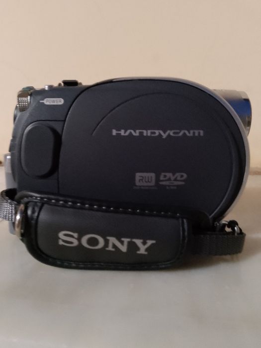 Panasonic kamera,20x zoomga oladi,srochno pul kerak, holati yangi