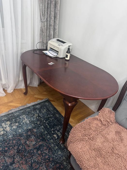 Стол деревянный коричневый