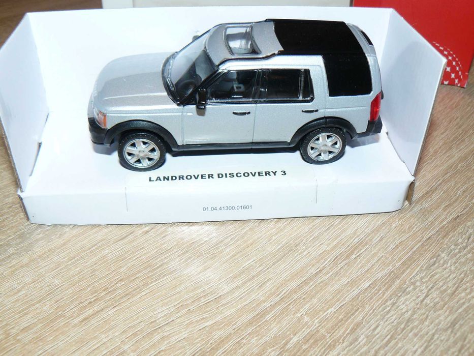 Macheta Auto De Colectie LANDROVER DISCOVERY 3 Scara 1:43,Noua RASTAR