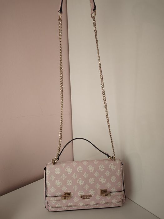 Чанта GUESS Loralee с лого