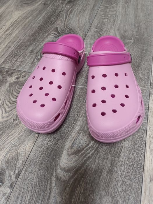 Продам тапочки CROCS