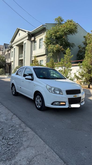 Nexia 3 MT sotiladi 3 pazitsa