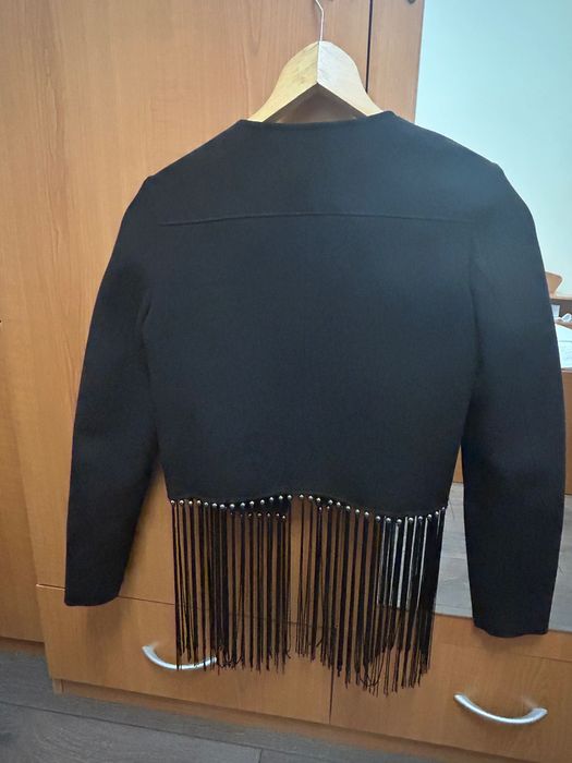 Късо сако с ресни  Zara