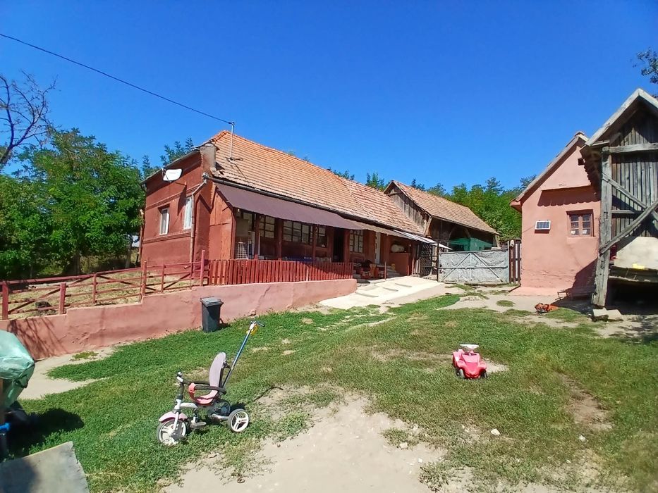 Casa de vazare in Tau comuna Rosia de Secas