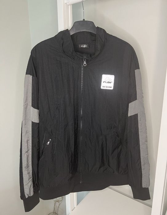 Продавам горница на Flair