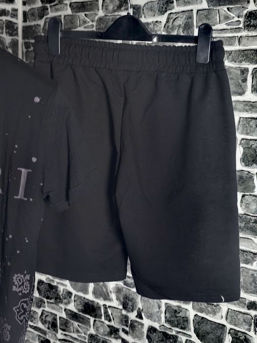 Amiri летен екип